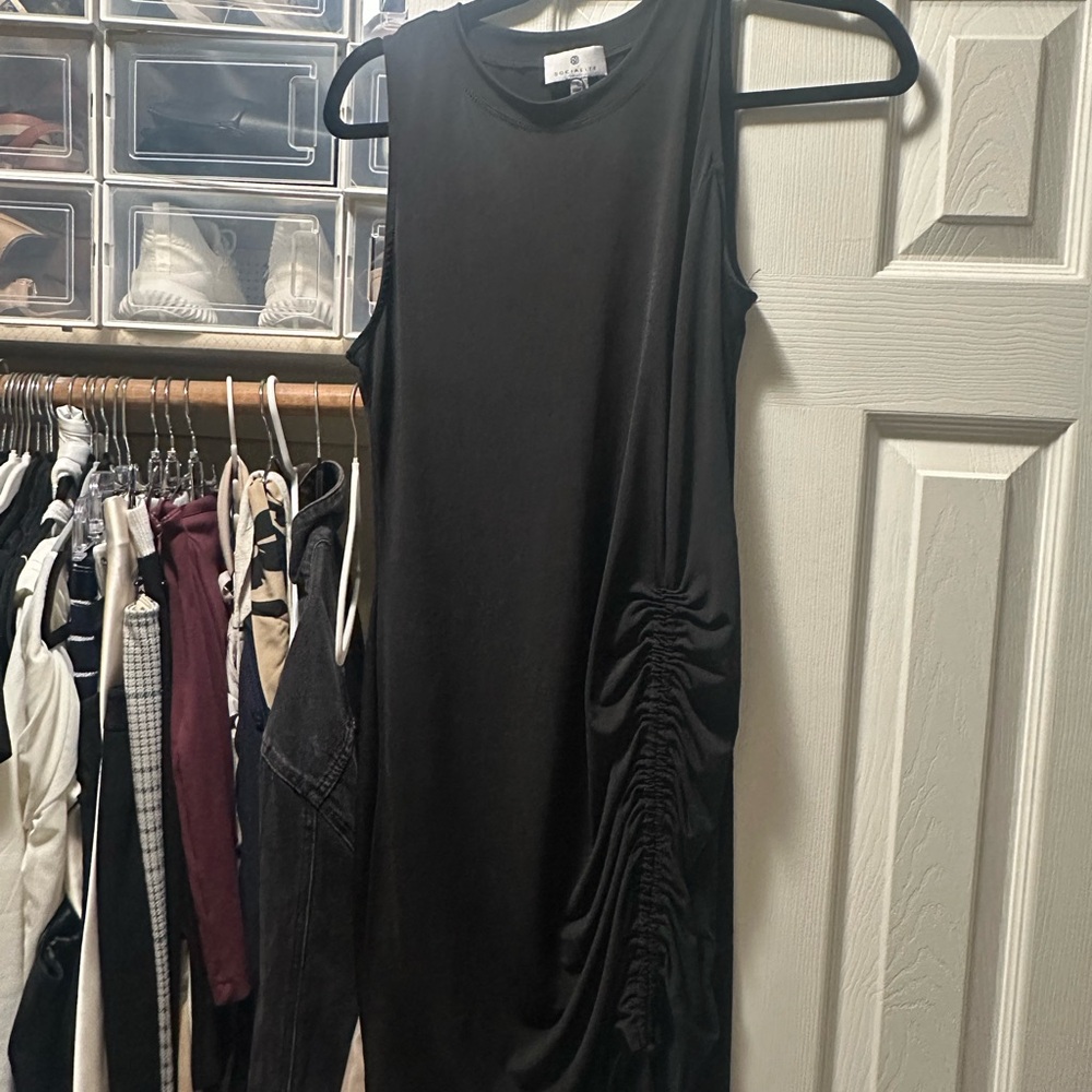 Elegant Black Sleeveless Dress